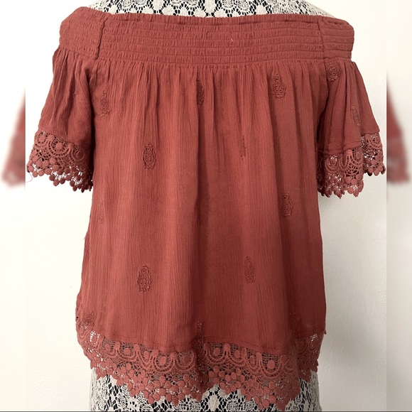 American Eagle Boho Off-The Shoulder Top - Picture 5 of 5